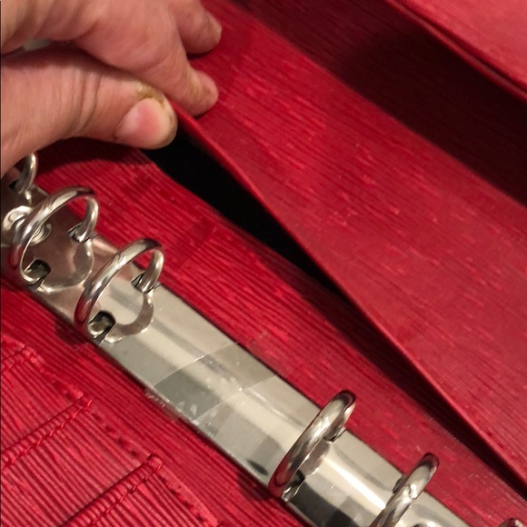 Red binder - Picture 3 of 6